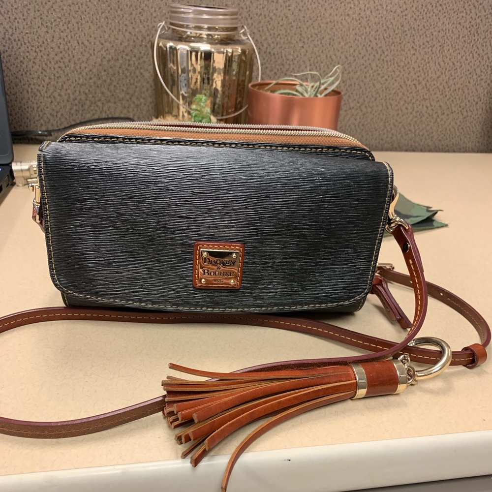 Dooney&Burke crossbody bag
